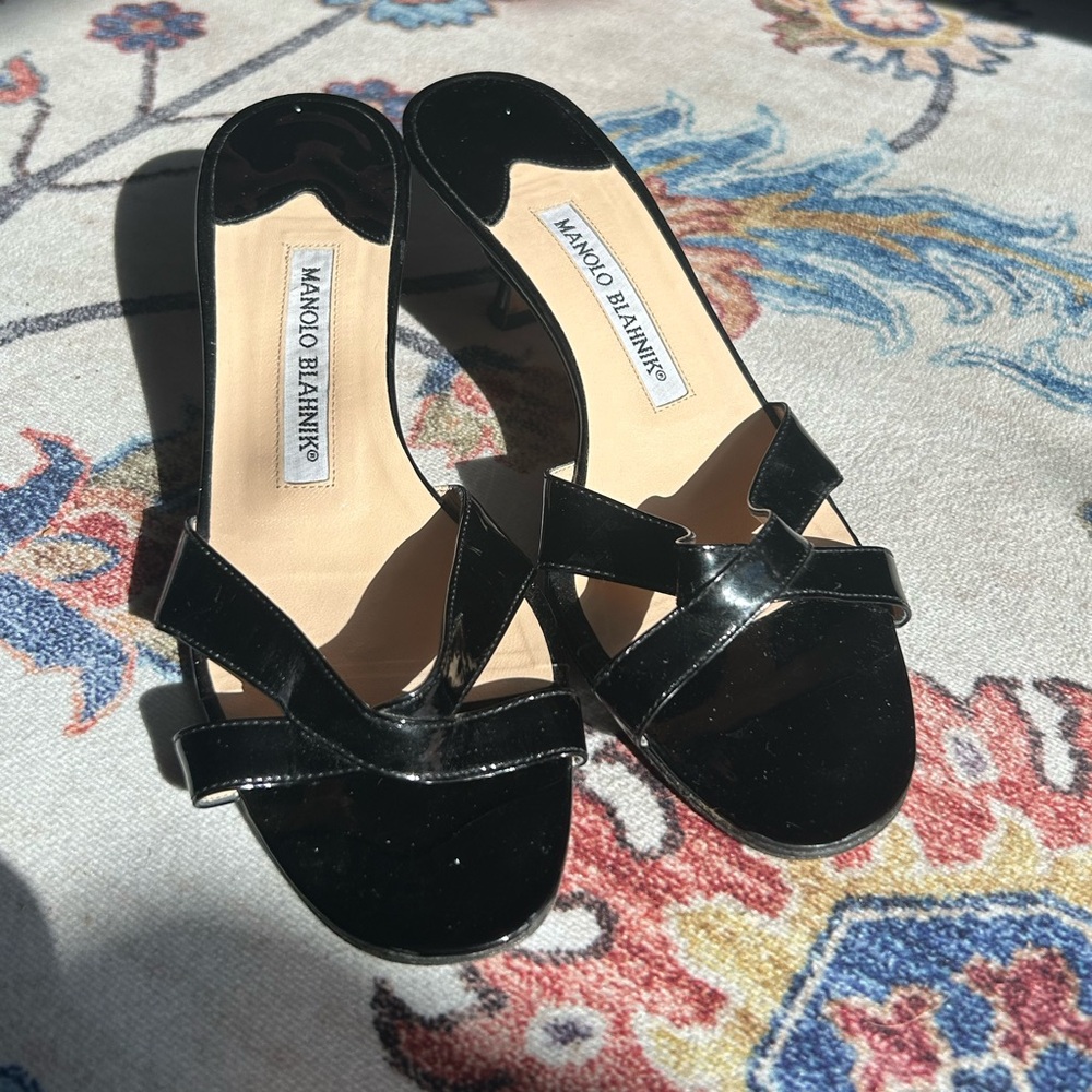 Manolo Blahnik Callamu Patent Leather Kitten Heels Black